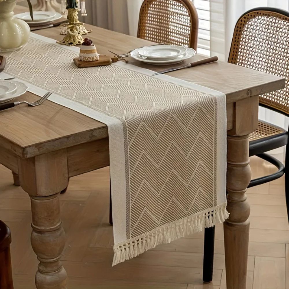 LoomÉtoile – Luxury Woven Table Runner, Stylish Texture for a Warm Interior