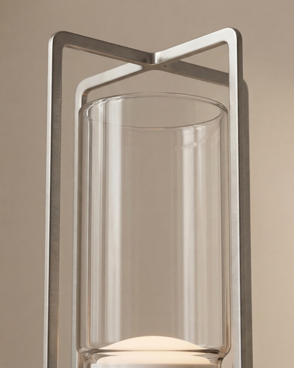 Minimalist Crystal LED Table Lamp 17.5 cm – USB-Rechargeable – Aluminum Base