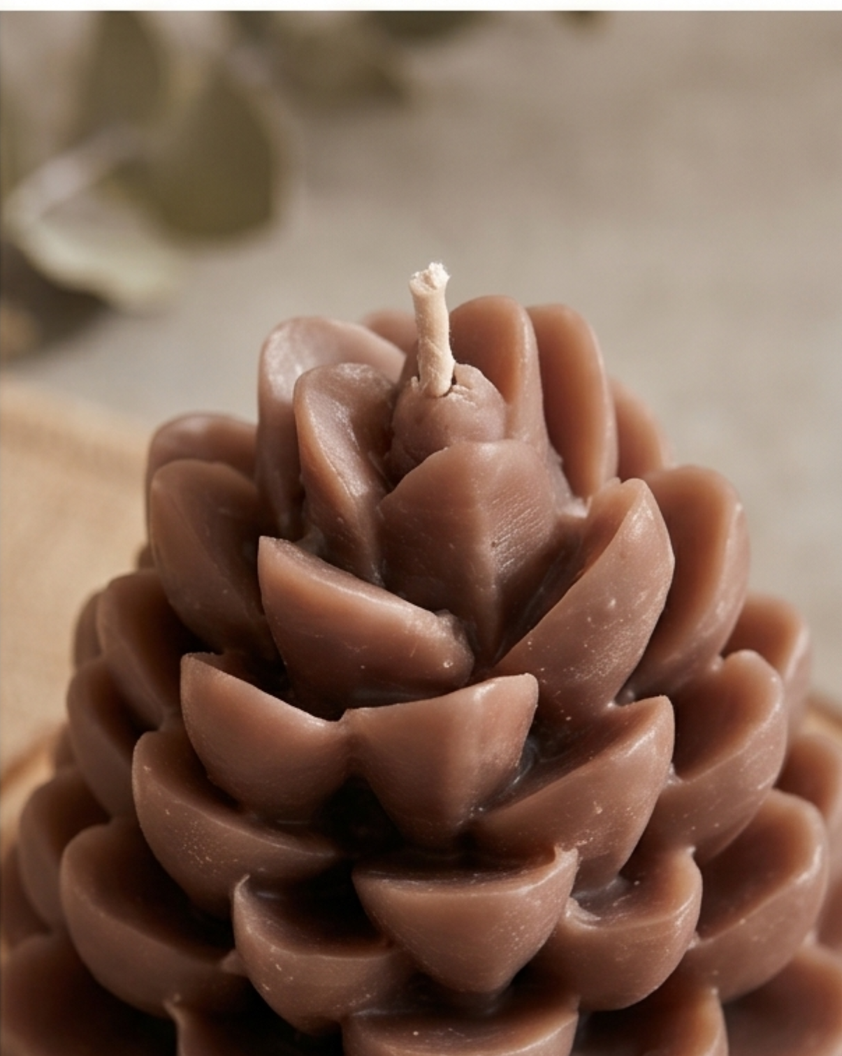 Scented Candle with Rose Scent in Soy Wax - White