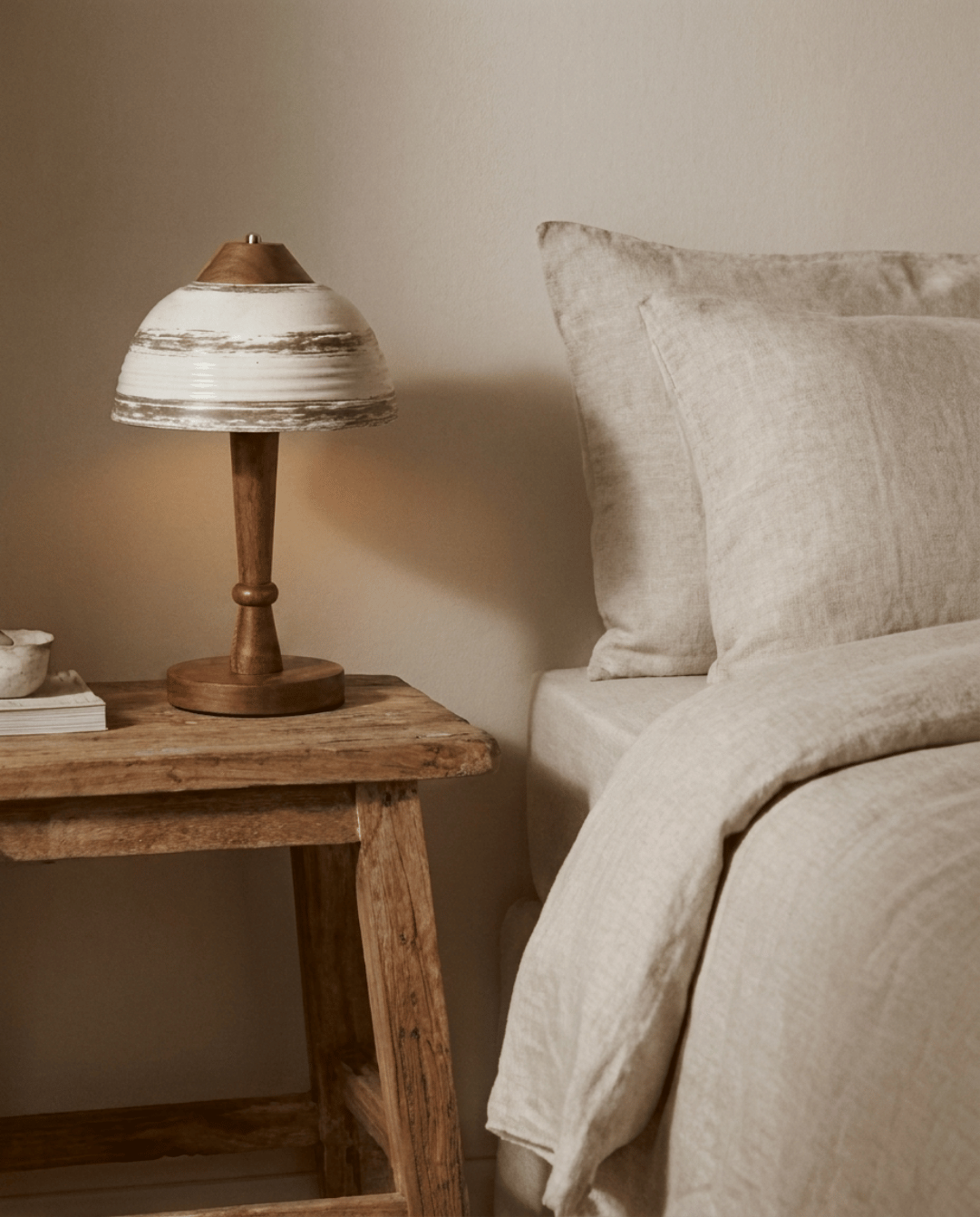 Bryn Table Lamp in Off-White Marbled Ceramic with Walnut Wood Base