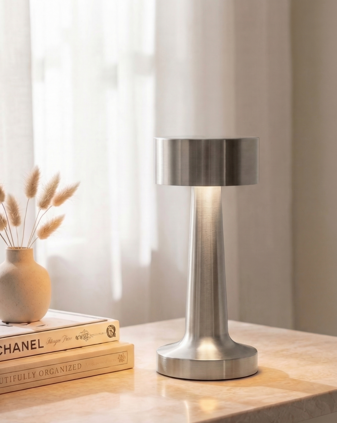 Modern Cordless Table Lamp – Rechargeable LED – Metal Finish
