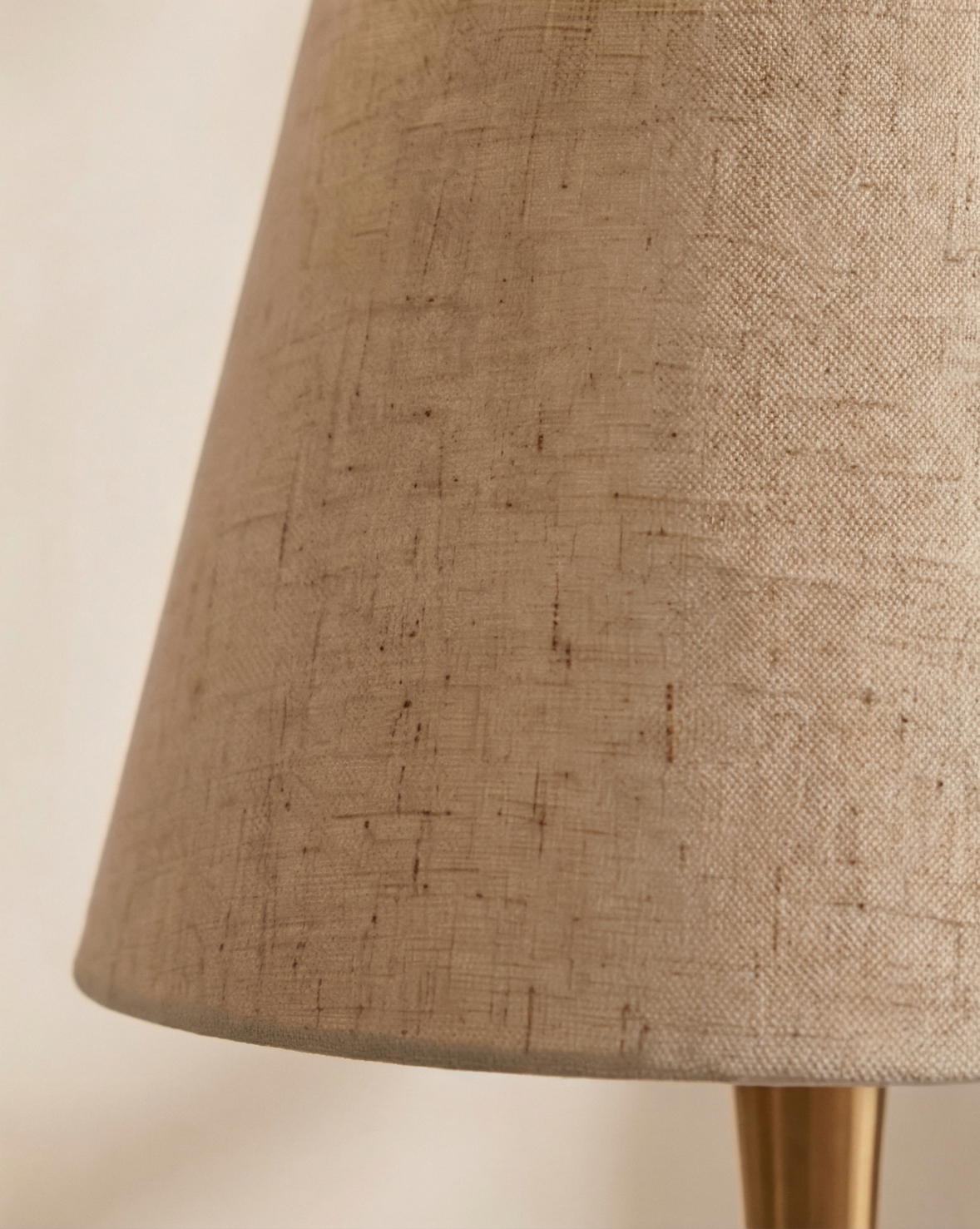 42 cm Modern Gold Table Lamp – Elegant Metal Base