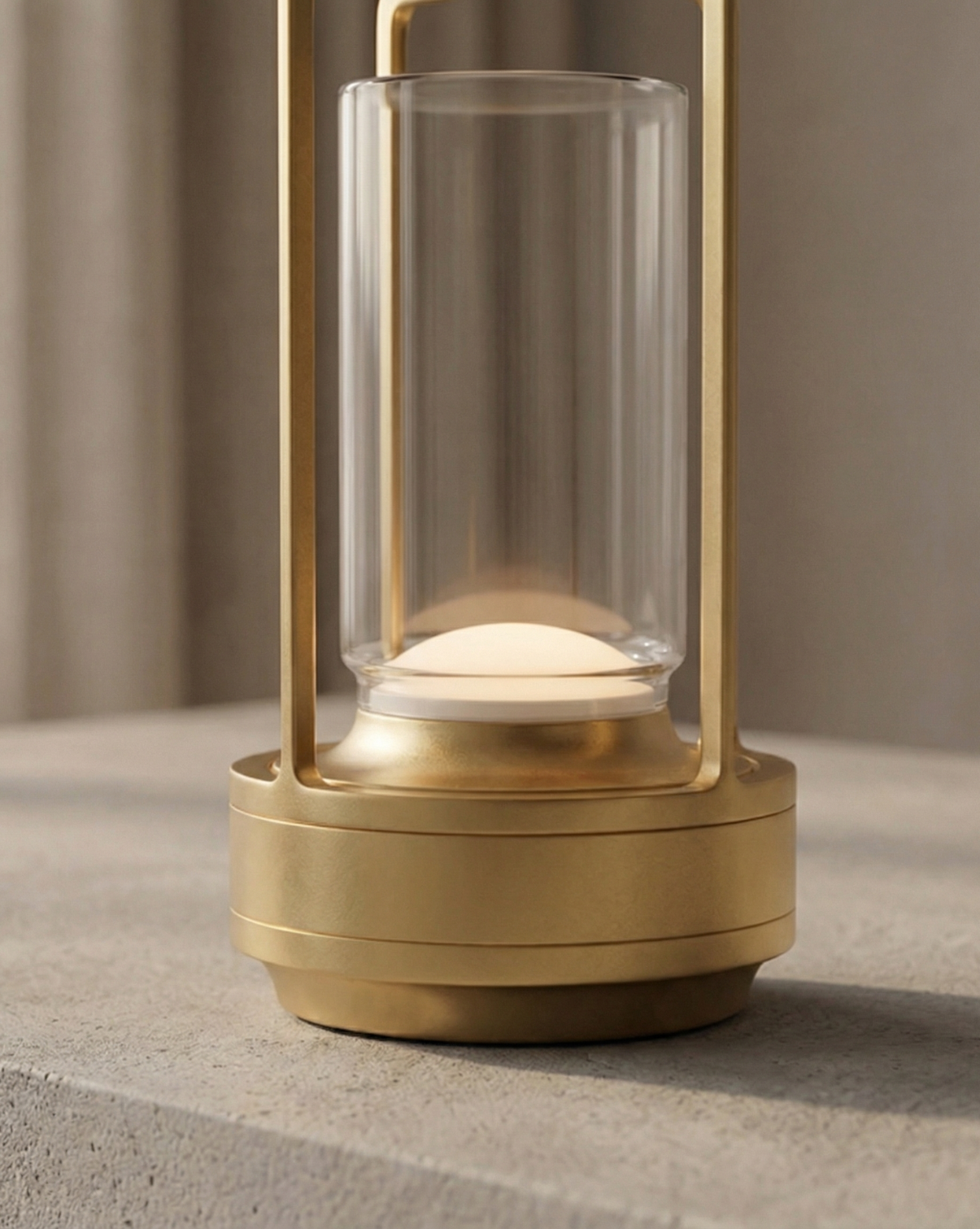 Minimalist Crystal LED Table Lamp 17.5 cm – USB-Rechargeable – Aluminum Base