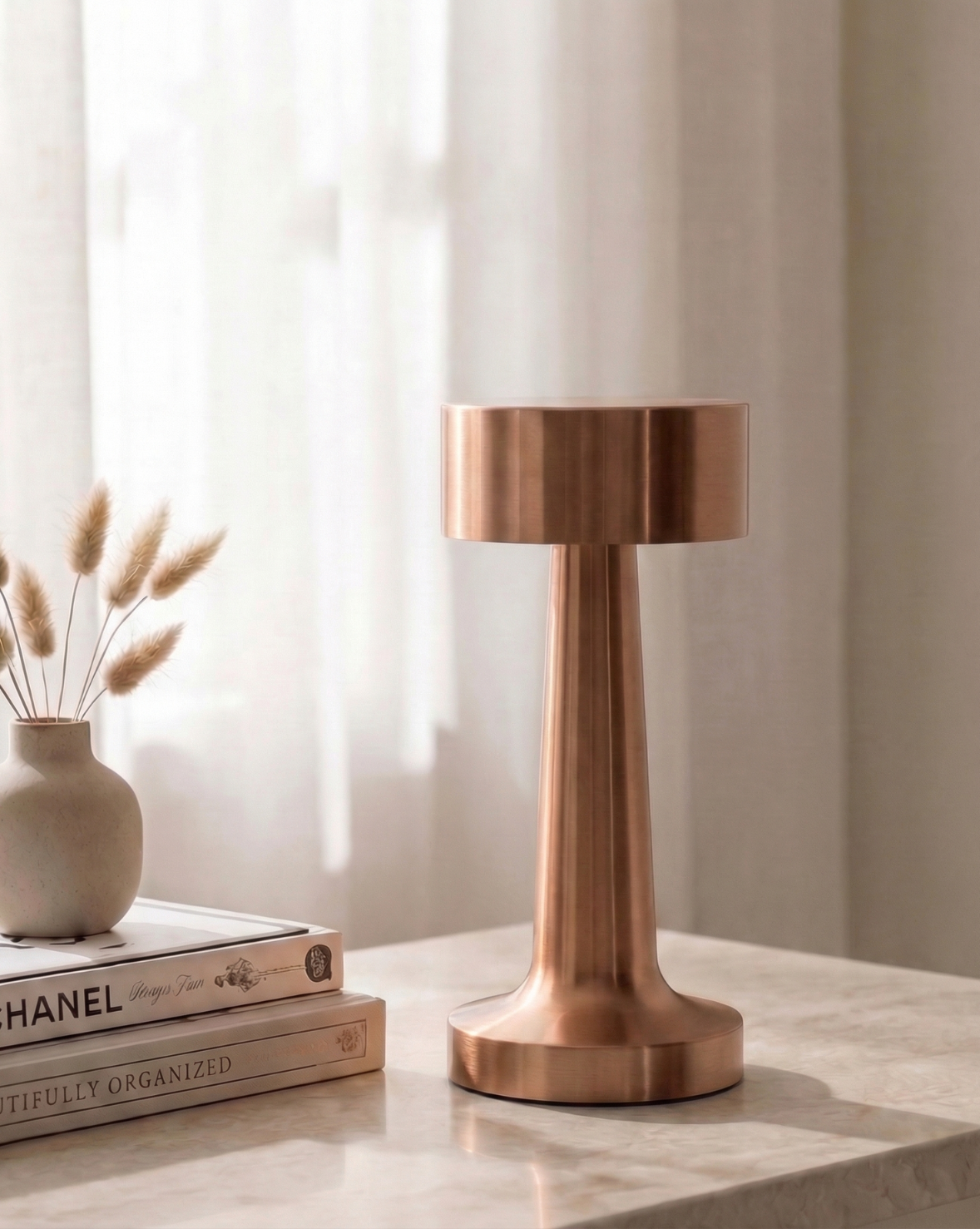 Modern Cordless Table Lamp – Rechargeable LED – Metal Finish