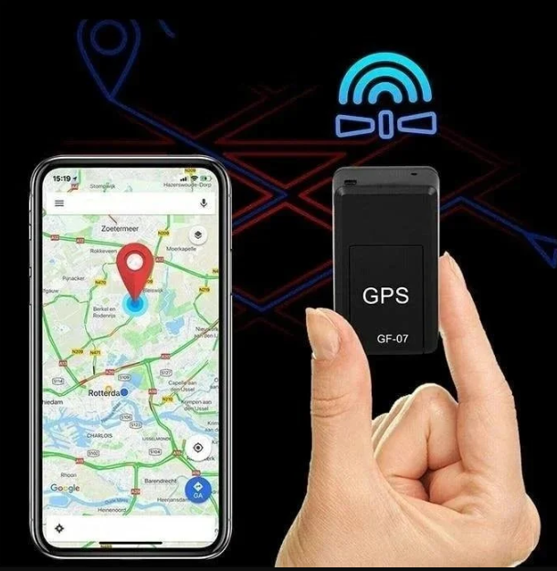 Cleo | Compact GPS Tracker 3